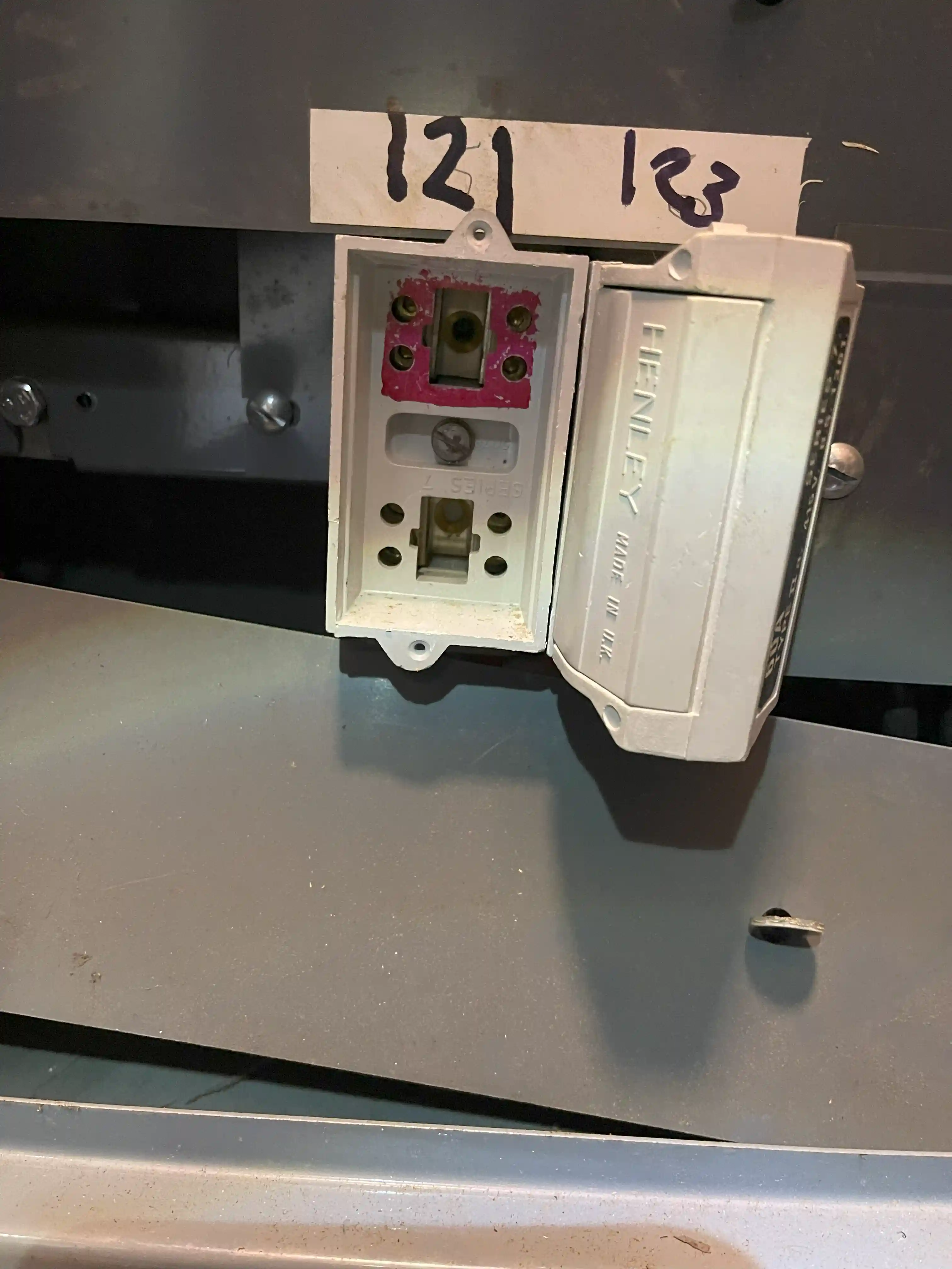 Emergency Electrician Dorking